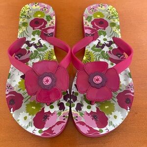 Vera Bradley Pink floral flip flops size 7-8 M
